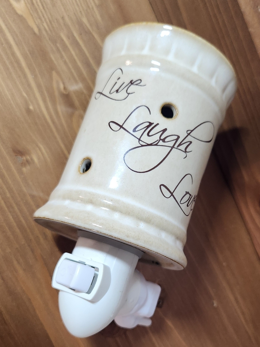 Cream Ceramic Plug-in Wall 'Live Laugh Love' Night Light Tart Wax Warmer